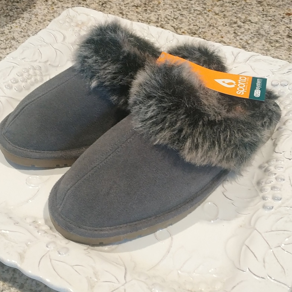 Sporto slipper shoe sz S 6/7 NWT.fur trim.